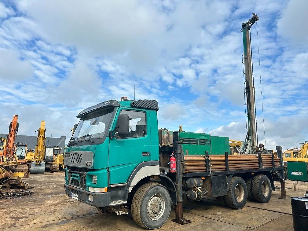 Volvo terberg fm1350 waterdrill 500m mudpump - Пробивна машина: снимка 1 Volvo terberg fm1350 waterdrill 500m mudpump - Пробивна машина: снимка 1