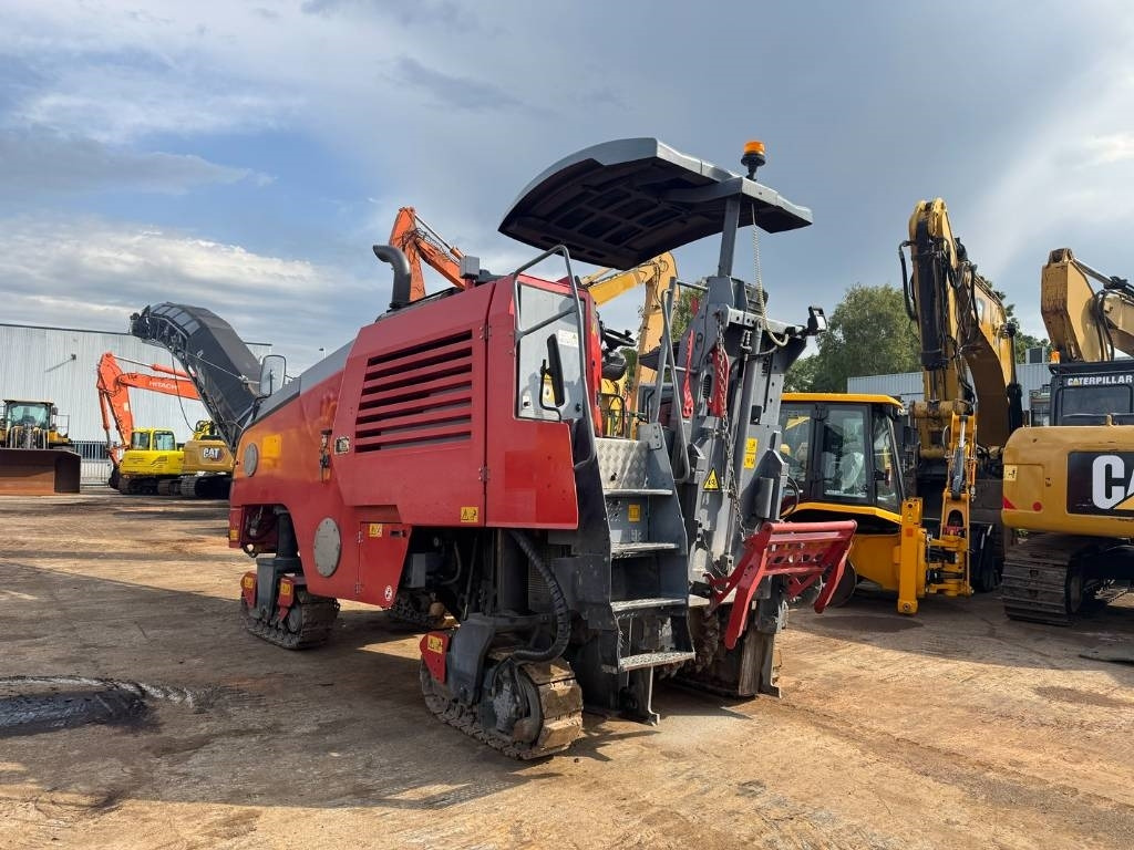 Wirtgen W 100 F - Пътна фреза: снимка 4 Wirtgen W 100 F - Пътна фреза: снимка 4