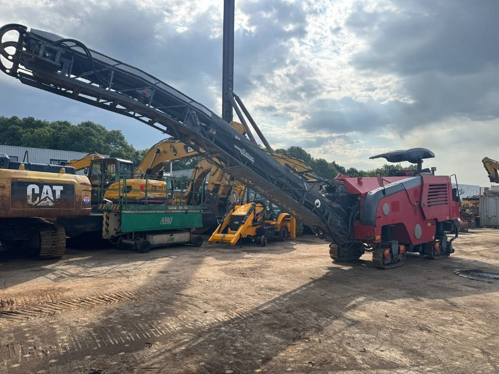 Wirtgen W 100 F - Пътна фреза: снимка 2 Wirtgen W 100 F - Пътна фреза: снимка 2