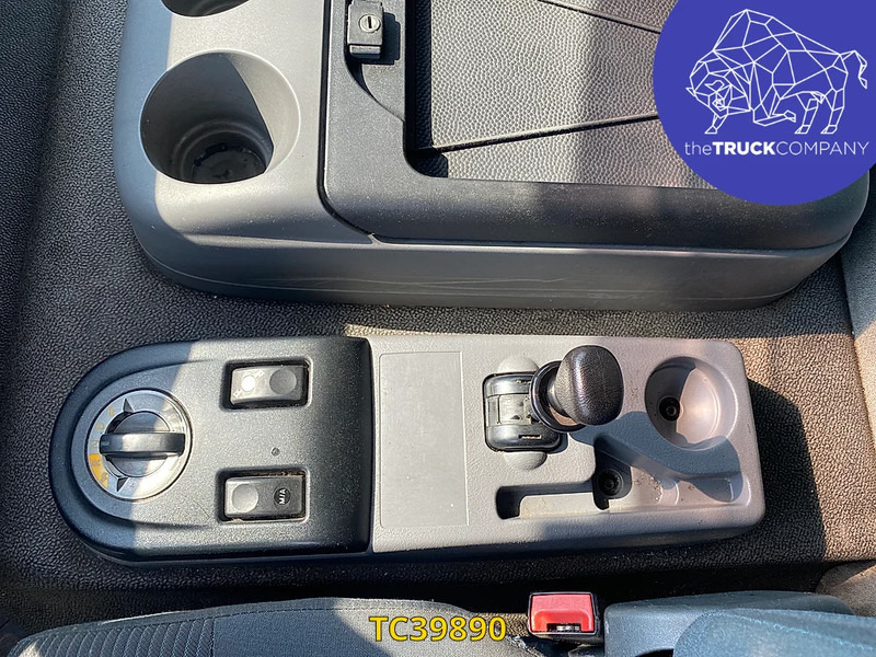 DAF LF 55 220 - Камион с брезент: снимка 4 DAF LF 55 220 - Камион с брезент: снимка 4