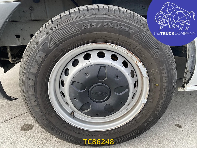 Ford Transit Custom 2.0Tdci dubbele cabine - Товарен бус: снимка 3 Ford Transit Custom 2.0Tdci dubbele cabine - Товарен бус: снимка 3
