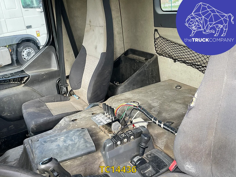 Renault Kerax 370 - Контейнеровоз/ Сменна каросерия камион: снимка 3 Renault Kerax 370 - Контейнеровоз/ Сменна каросерия камион: снимка 3