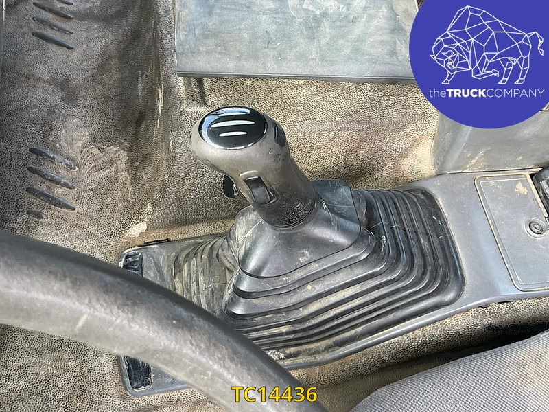 Renault Kerax 370 - Контейнеровоз/ Сменна каросерия камион: снимка 4 Renault Kerax 370 - Контейнеровоз/ Сменна каросерия камион: снимка 4