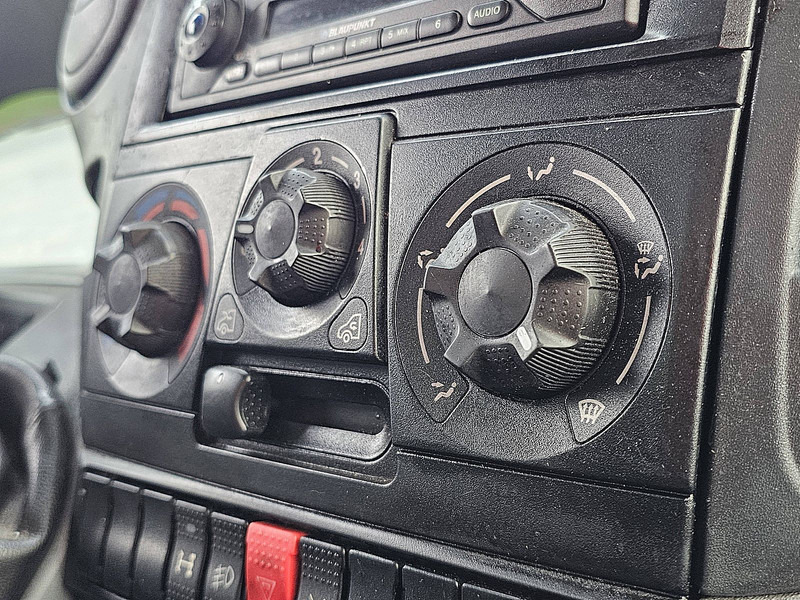 Хладилен бус Iveco Daily 40C18: снимка 10 Хладилен бус Iveco Daily 40C18: снимка 10