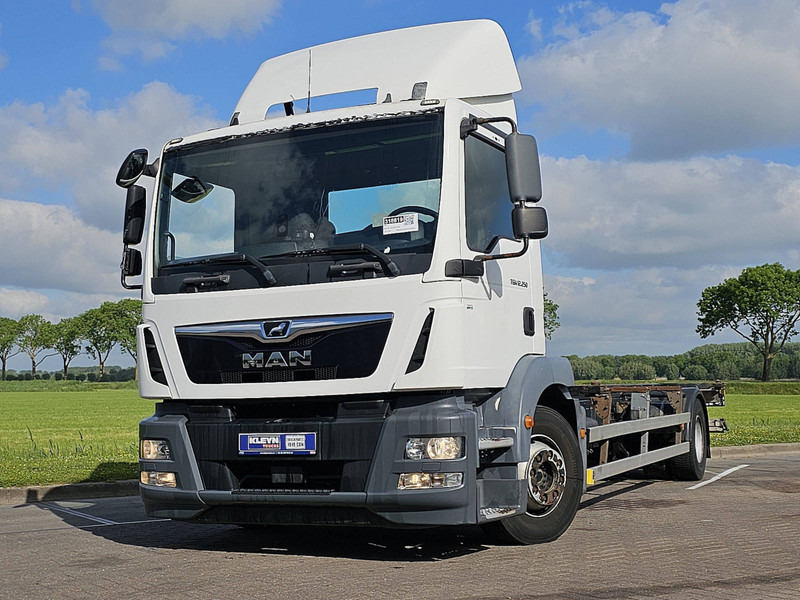 MAN 12.250 TGM LL AIRCO TAILLIFT - Контейнеровоз/ Сменна каросерия камион: снимка 1 MAN 12.250 TGM LL AIRCO TAILLIFT - Контейнеровоз/ Сменна каросерия камион: снимка 1