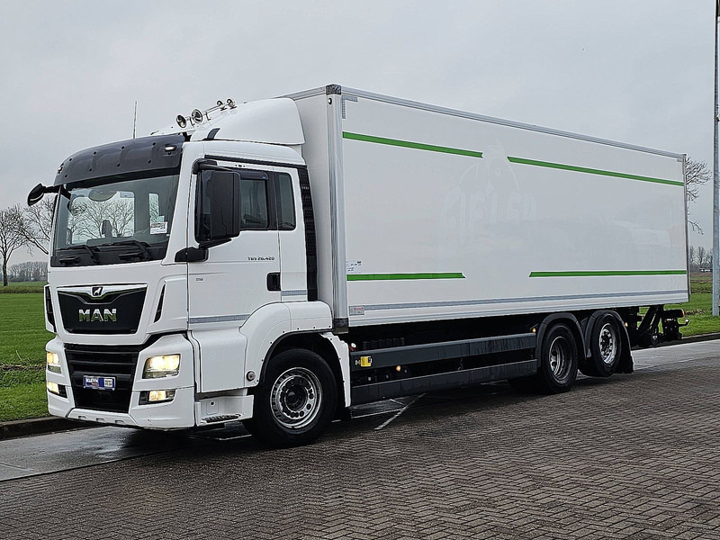 MAN 26.420 TGS 6X2-4 LL LIFT ISOBOX - Камион фургон: снимка 2 MAN 26.420 TGS 6X2-4 LL LIFT ISOBOX - Камион фургон: снимка 2