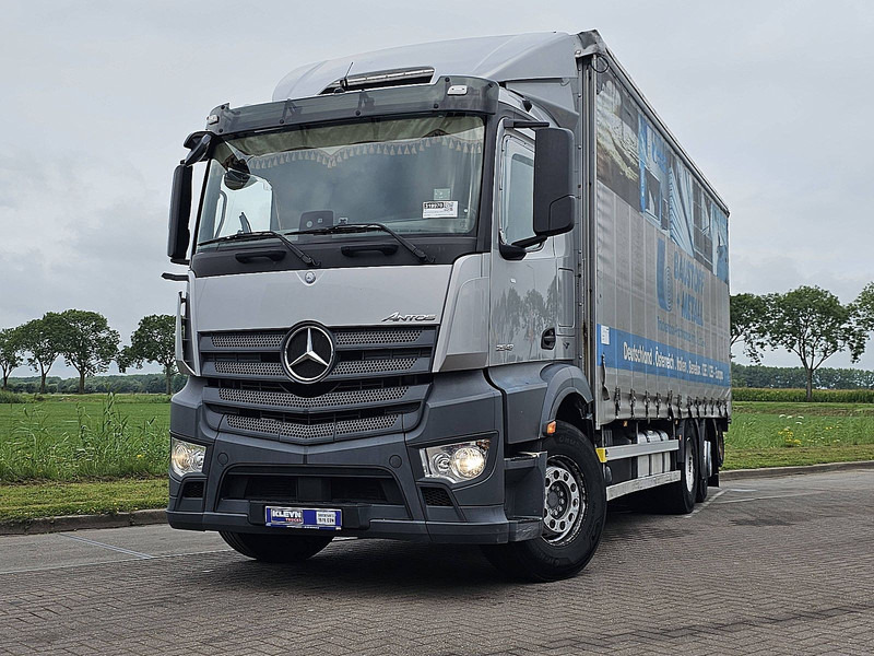 Mercedes-Benz ANTOS 2543 + FORKLIFT PALFINGER - Камион с брезент: снимка 1 Mercedes-Benz ANTOS 2543 + FORKLIFT PALFINGER - Камион с брезент: снимка 1