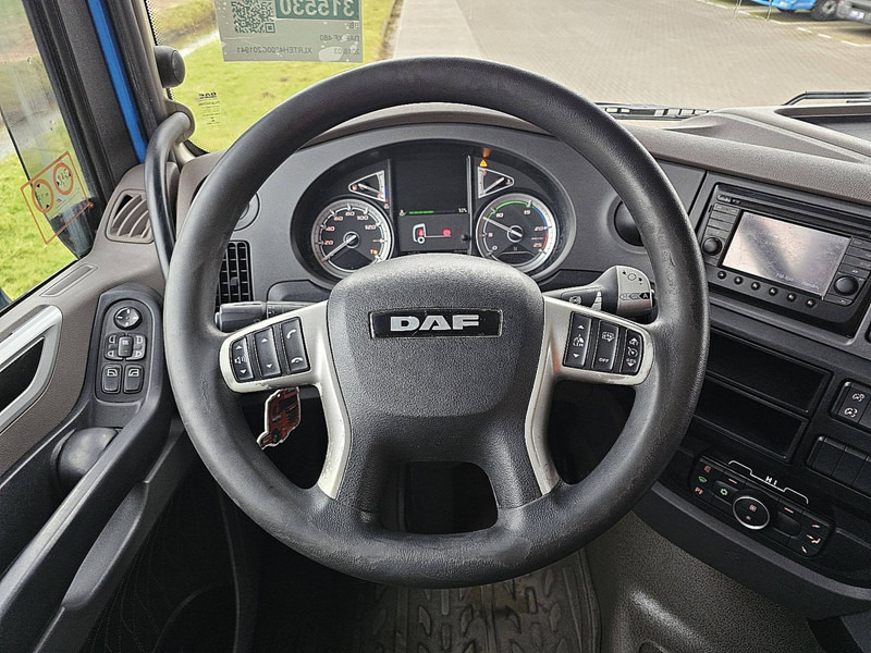Interior photo 2: Влекач DAF XF 480 SPACECAB LED 2X TANK