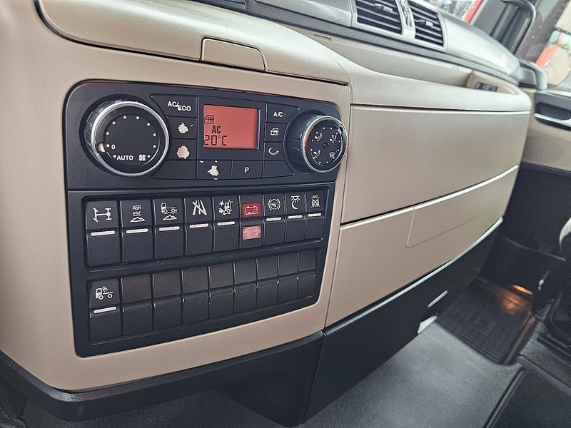 Влекач MAN 18.460 TGX XLX ADR AT/OX 2X TNK: снимка 14