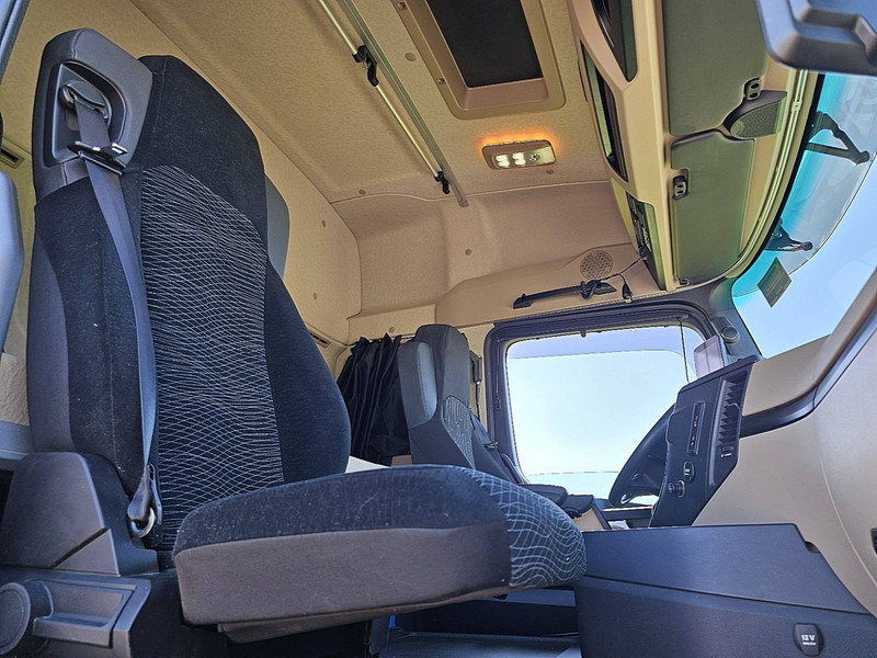 Лизинг на Mercedes-Benz ACTROS 1846 4X4 HAD PTO+HYDR. Mercedes-Benz ACTROS 1846 4X4 HAD PTO+HYDR.: снимка 7 Лизинг на Mercedes-Benz ACTROS 1846 4X4 HAD PTO+HYDR. Mercedes-Benz ACTROS 1846 4X4 HAD PTO+HYDR.: снимка 7