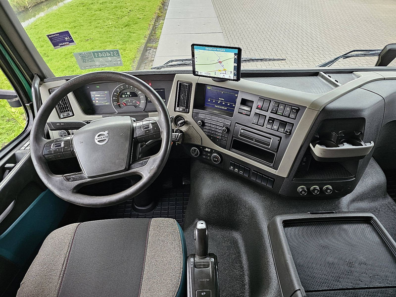 Interior photo 1: Лизинг на Volvo FM 500 8X2 PK33002 6X HYDR. Volvo FM 500 8X2 PK33002 6X HYDR.