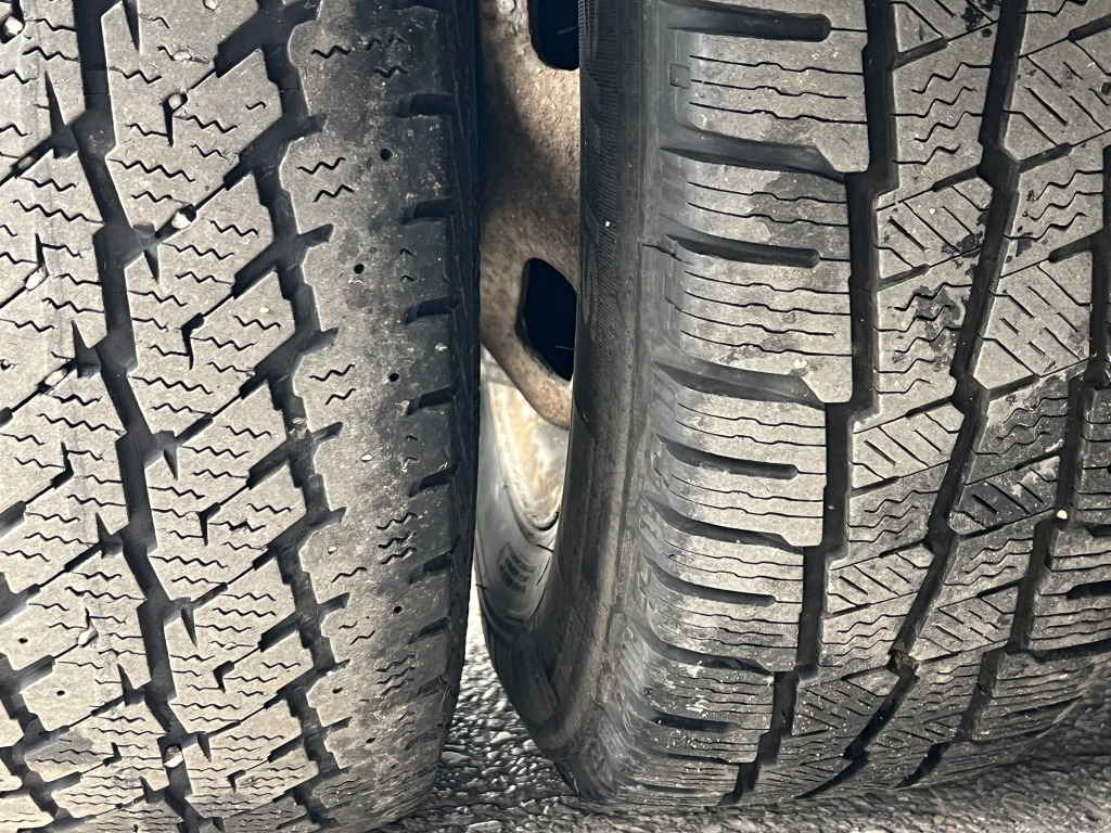 Iveco Daily 35C18 3.0 Euro4 Tempomat 4,15m Koffer+ LBW - Лекотоварен автомобил фургон: снимка 4 Iveco Daily 35C18 3.0 Euro4 Tempomat 4,15m Koffer+ LBW - Лекотоварен автомобил фургон: снимка 4