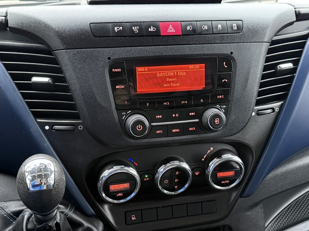 Товарен бус Iveco Daily 35S14 CNG Erdgas Klimaaut. Sitzheizung: снимка 13 Товарен бус Iveco Daily 35S14 CNG Erdgas Klimaaut. Sitzheizung: снимка 13