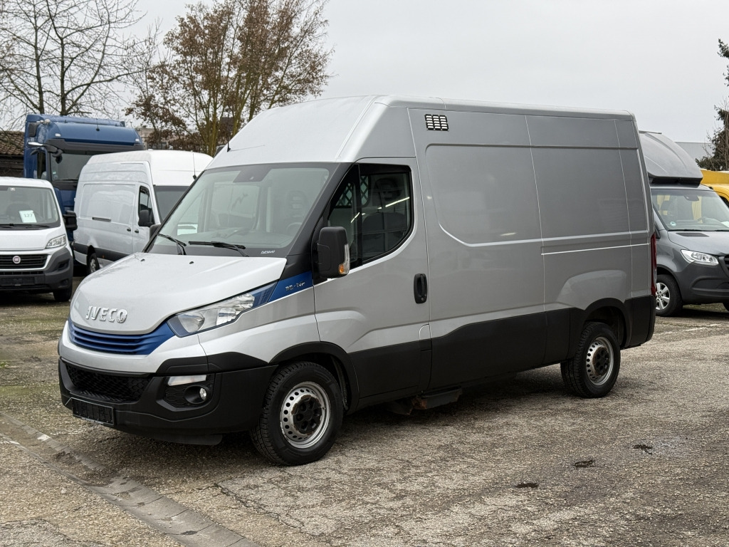 Товарен бус Iveco Daily 35S14 CNG Erdgas Klimaaut. Sitzheizung: снимка 8 Товарен бус Iveco Daily 35S14 CNG Erdgas Klimaaut. Sitzheizung: снимка 8