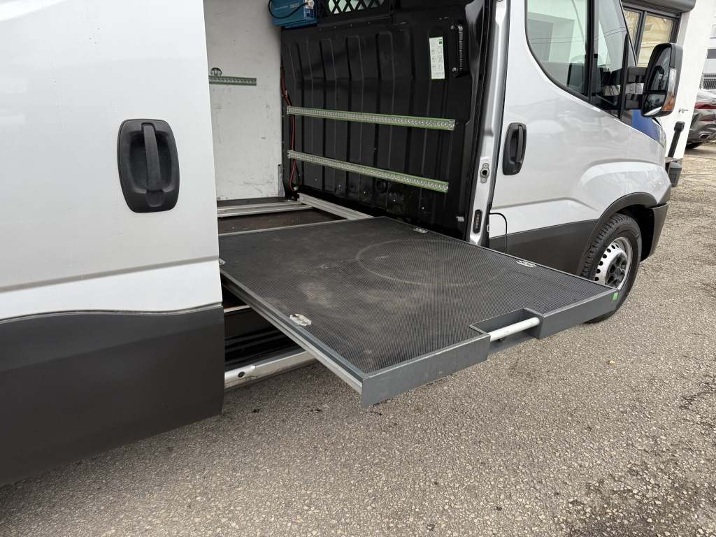 Iveco Daily 35S14 CNG Erdgas Klimaaut. Sitzheizung - Товарен бус: снимка 5 Iveco Daily 35S14 CNG Erdgas Klimaaut. Sitzheizung - Товарен бус: снимка 5