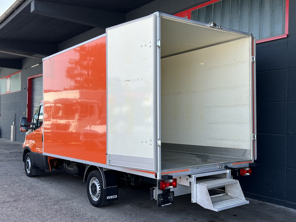 Iveco Daily 35S14 MAXI 4,35m Portaltüren Klima Kamera - Лекотоварен автомобил фургон: снимка 4 Iveco Daily 35S14 MAXI 4,35m Portaltüren Klima Kamera - Лекотоварен автомобил фургон: снимка 4