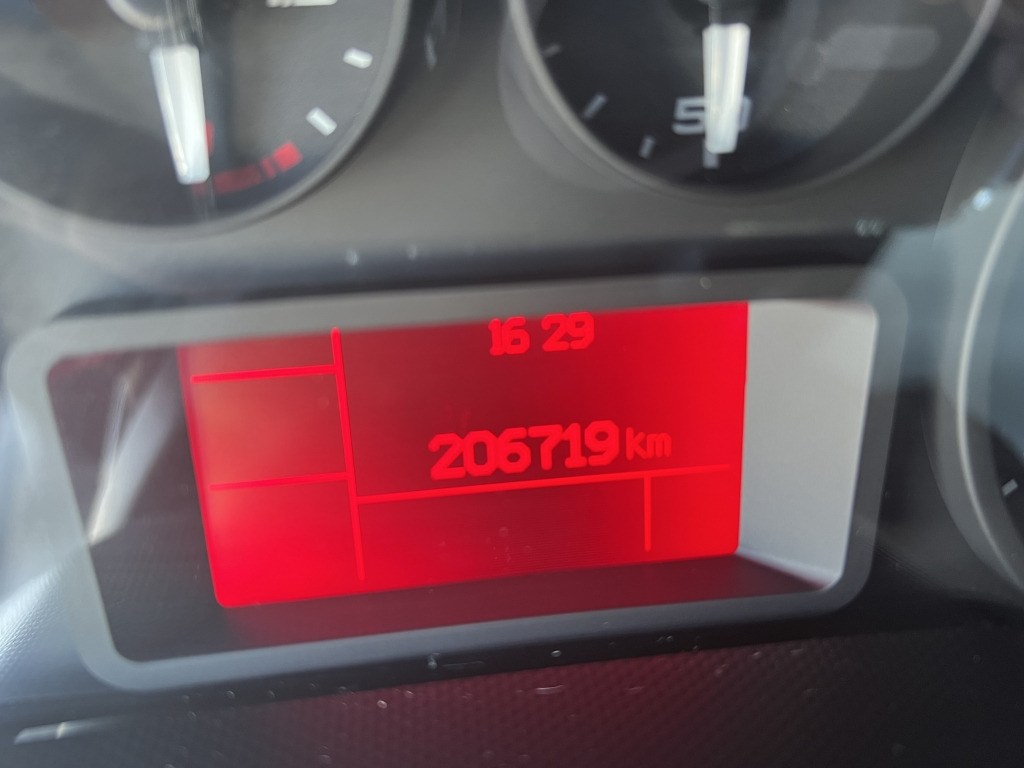 Iveco Daily 35S14 Thermokoffer 4,35m Klima Automatik!! - Лекотоварен автомобил фургон: снимка 3 Iveco Daily 35S14 Thermokoffer 4,35m Klima Automatik!! - Лекотоварен автомобил фургон: снимка 3