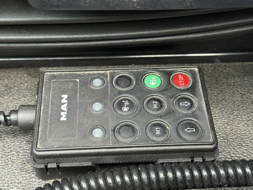 MAN TGL 12.220 Klimaautom. Kamera NAVI 7,1m Koff+LBW - Камион фургон: снимка 4 MAN TGL 12.220 Klimaautom. Kamera NAVI 7,1m Koff+LBW - Камион фургон: снимка 4