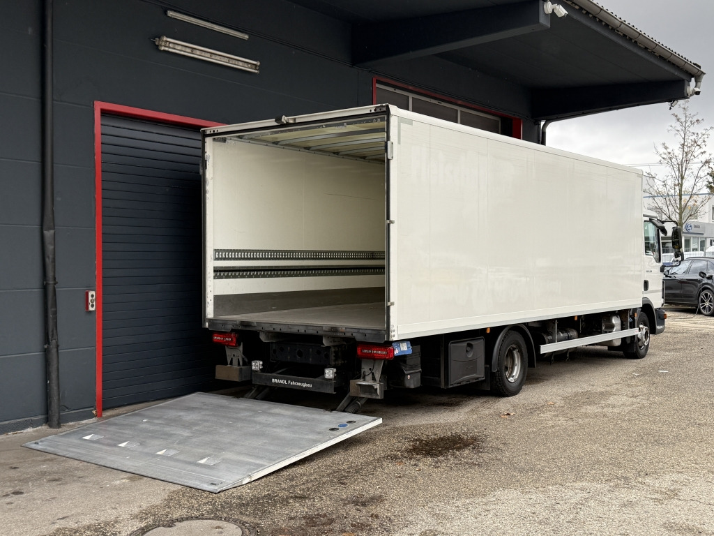 MAN TGL 12.220 Klimaautom. Kamera NAVI 7,1m Koff+LBW - Камион фургон: снимка 5 MAN TGL 12.220 Klimaautom. Kamera NAVI 7,1m Koff+LBW - Камион фургон: снимка 5