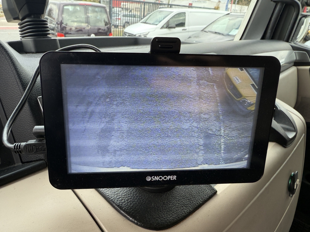 MAN TGL 12.220 Klimaautom. Kamera NAVI 7,1m Koff+LBW - Камион фургон: снимка 2 MAN TGL 12.220 Klimaautom. Kamera NAVI 7,1m Koff+LBW - Камион фургон: снимка 2