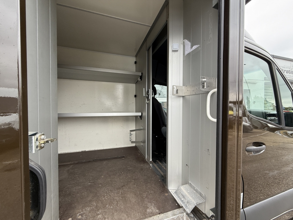 Mercedes-Benz Sprinter 315 CDI Klima Kamera UPS-Integralkoffer - Лекотоварен автомобил фургон: снимка 5 Mercedes-Benz Sprinter 315 CDI Klima Kamera UPS-Integralkoffer - Лекотоварен автомобил фургон: снимка 5
