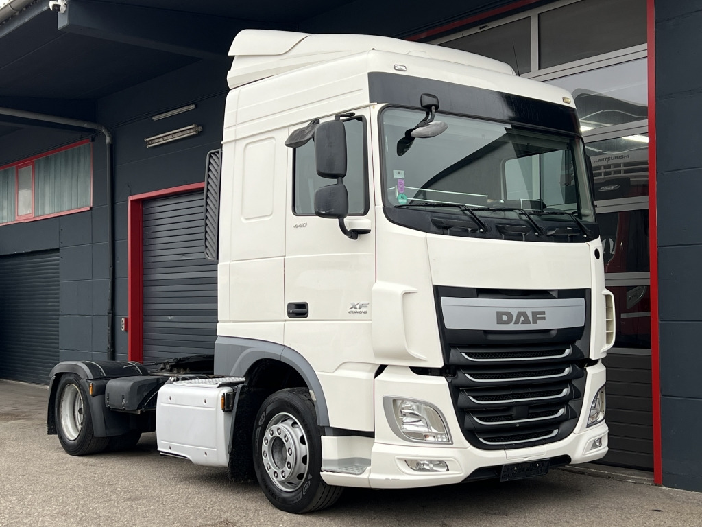 Daf XF 440 Euro6 Klimaanlage Motorbremse+ 2x Bett - Влекач: снимка 1 Daf XF 440 Euro6 Klimaanlage Motorbremse+ 2x Bett - Влекач: снимка 1