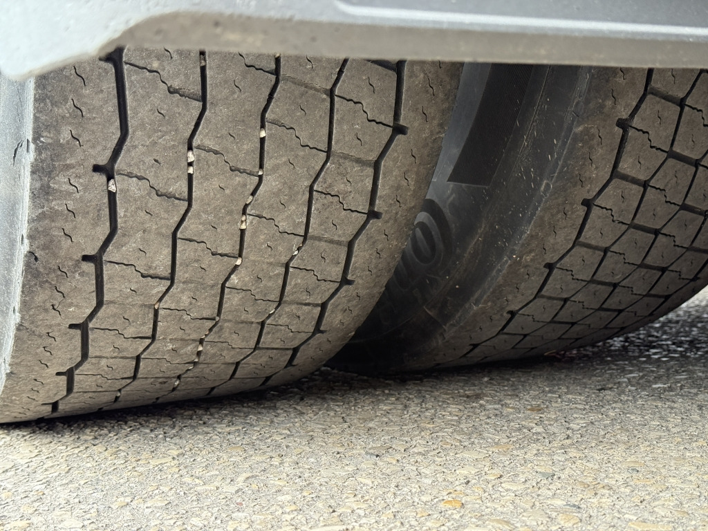 MAN TGX 18.440 EEV Klima 3-fach Motorbremse 2xTank - Влекач: снимка 5 MAN TGX 18.440 EEV Klima 3-fach Motorbremse 2xTank - Влекач: снимка 5