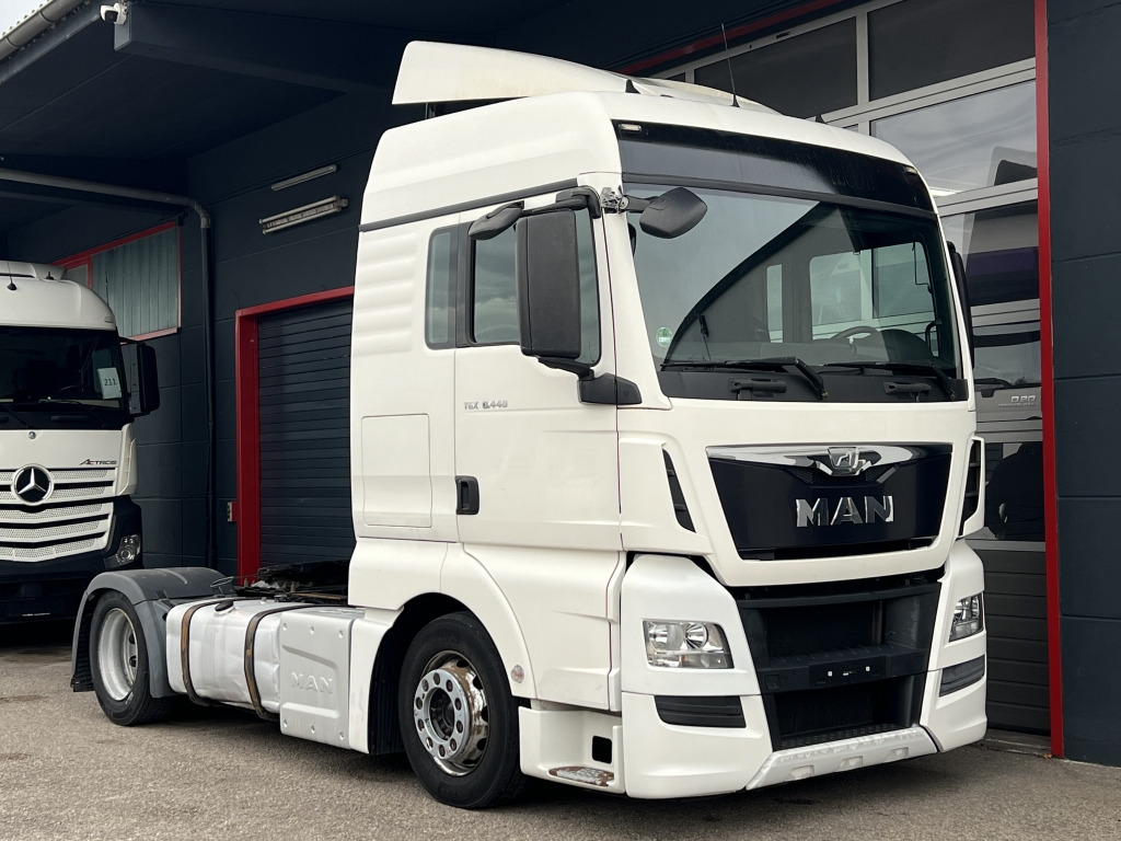 MAN TGX 18.440 XLX MEGA Klimaauto Motorbremse 2xTank - Влекач: снимка 1 MAN TGX 18.440 XLX MEGA Klimaauto Motorbremse 2xTank - Влекач: снимка 1