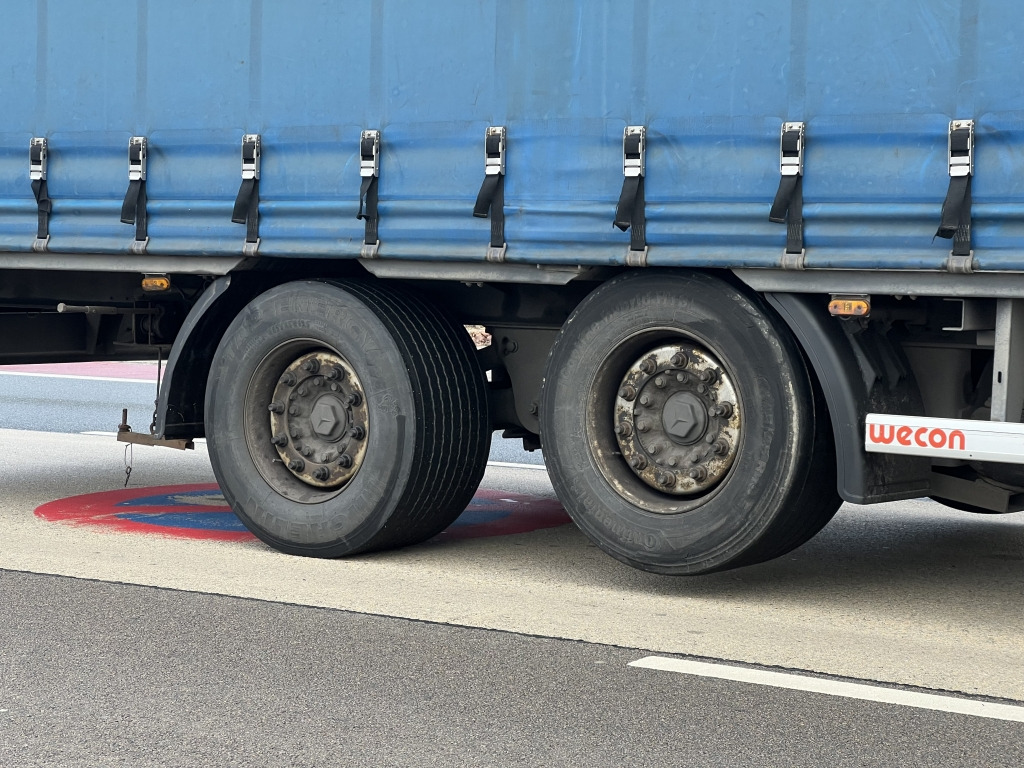 Wecon AZ218LN Jumbo Tandem 7,6m P+P Luftfederung - Брезентово ремарке: снимка 3 Wecon AZ218LN Jumbo Tandem 7,6m P+P Luftfederung - Брезентово ремарке: снимка 3