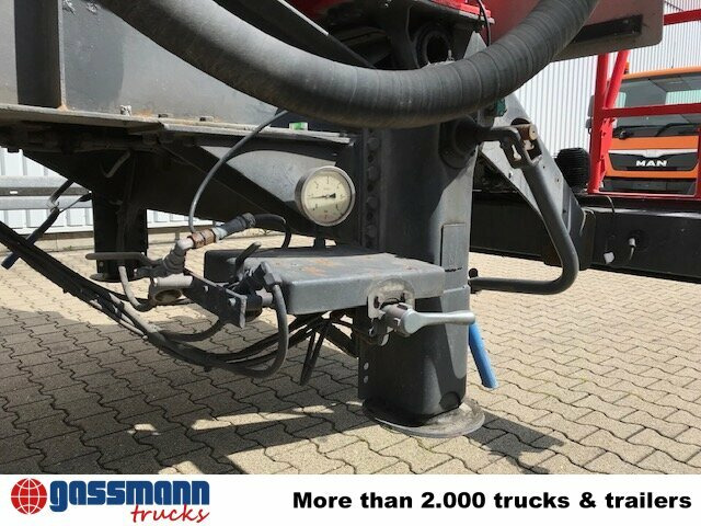 Kässbohrer Kässbohrer SSK 60/10-24 ADR, 60 cbm, - Цистерна за насипни товари: снимка 4 Kässbohrer Kässbohrer SSK 60/10-24 ADR, 60 cbm, - Цистерна за насипни товари: снимка 4