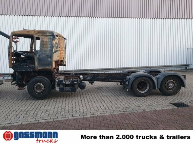 MAN TGA 26.440 6x2 BL Brandschaden - Шаси кабина: снимка 4 MAN TGA 26.440 6x2 BL Brandschaden - Шаси кабина: снимка 4