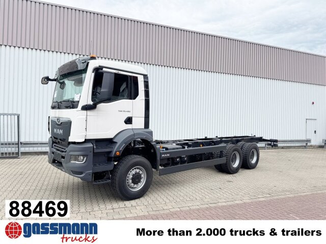 MAN TGS 33.480 6x6 BB CH, Hohe Bauart, Nebenantrieb - Шаси кабина: снимка 1 MAN TGS 33.480 6x6 BB CH, Hohe Bauart, Nebenantrieb - Шаси кабина: снимка 1