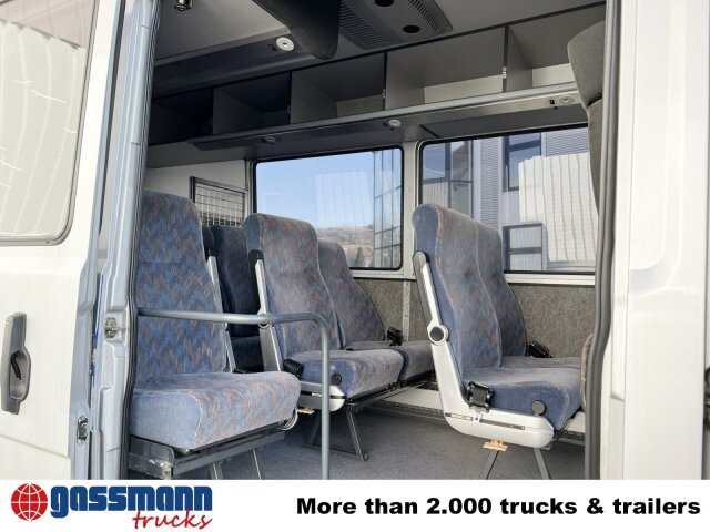 Mercedes-Benz 711 D-KA 4x2, Standklima, 11-Sitze, 2 x on stock - Микробус, Пътнически бус: снимка 4 Mercedes-Benz 711 D-KA 4x2, Standklima, 11-Sitze, 2 x on stock - Микробус, Пътнически бус: снимка 4