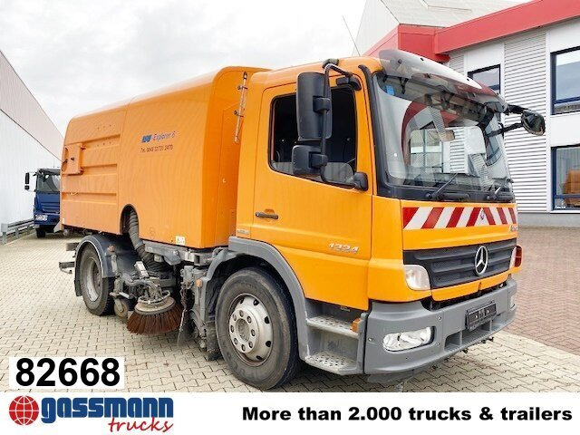 Mercedes-Benz Atego 1324 4x2, Kehrmaschine Explorer 8 - Мотометачна машина: снимка 1 Mercedes-Benz Atego 1324 4x2, Kehrmaschine Explorer 8 - Мотометачна машина: снимка 1