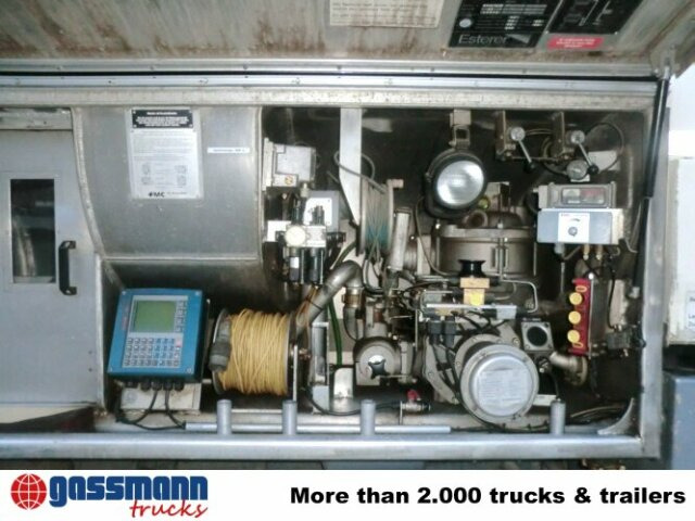 Mercedes-Benz SK 1824 L 4x2, Esterer Tankaufbau ca. 13.100l, 2 - Камион цистерна: снимка 2 Mercedes-Benz SK 1824 L 4x2, Esterer Tankaufbau ca. 13.100l, 2 - Камион цистерна: снимка 2