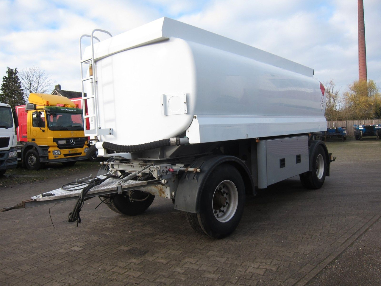 Lindner & Fischer 18400ltr 3 Kammern Oben-Unten - Ремарке цистерна: снимка 3 Lindner & Fischer 18400ltr 3 Kammern Oben-Unten - Ремарке цистерна: снимка 3