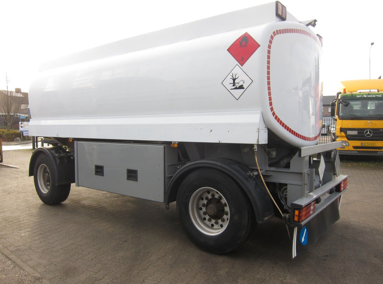 Lindner & Fischer 18400ltr 3 Kammern Oben-Unten - Ремарке цистерна: снимка 4 Lindner & Fischer 18400ltr 3 Kammern Oben-Unten - Ремарке цистерна: снимка 4