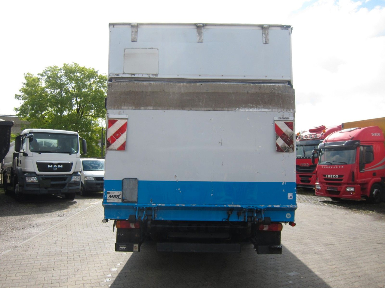 Volvo FL 240 12T Koffer KBW Manual - Камион фургон: снимка 4 Volvo FL 240 12T Koffer KBW Manual - Камион фургон: снимка 4