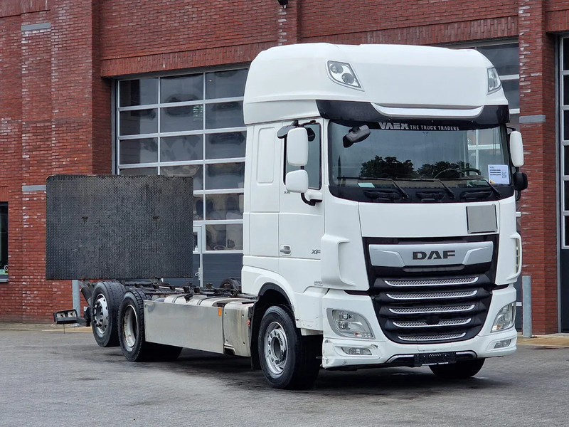 DAF XF 530 SuperSpaceCab 6x2*4 - Chassis 740 cm - Loadlift - Steering axle - Leather - - Шаси кабина: снимка 1 DAF XF 530 SuperSpaceCab 6x2*4 - Chassis 740 cm - Loadlift - Steering axle - Leather - - Шаси кабина: снимка 1