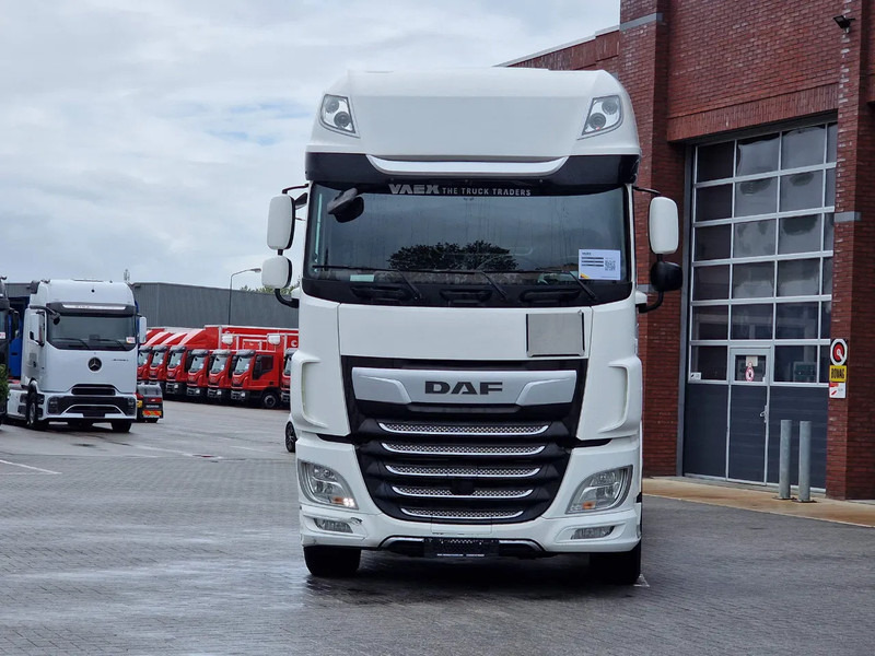 DAF XF 530 SuperSpaceCab 6x2*4 - Chassis 740 cm - Loadlift - Steering axle - Leather - - Шаси кабина: снимка 2 DAF XF 530 SuperSpaceCab 6x2*4 - Chassis 740 cm - Loadlift - Steering axle - Leather - - Шаси кабина: снимка 2