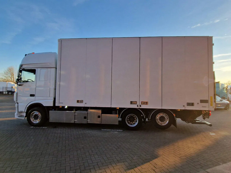 DAF XF 530 SuperSpaceCab 6x2*4 - Ekeri closed box - Loadlift -Steering axle - Full air - Камион фургон: снимка 3 DAF XF 530 SuperSpaceCab 6x2*4 - Ekeri closed box - Loadlift -Steering axle - Full air - Камион фургон: снимка 3