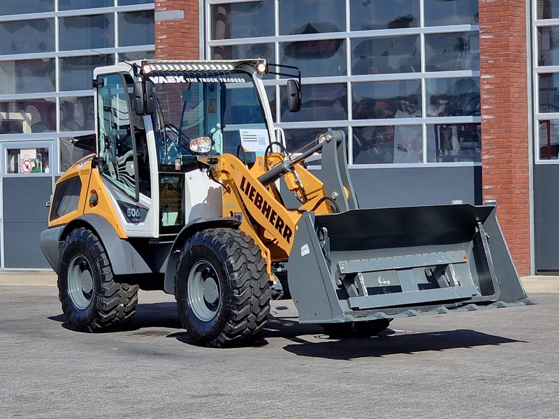 Liebherr L506 compact - New - Bucket + pallet forks - 46 KW - Колесен товарач: снимка 1 Liebherr L506 compact - New - Bucket + pallet forks - 46 KW - Колесен товарач: снимка 1