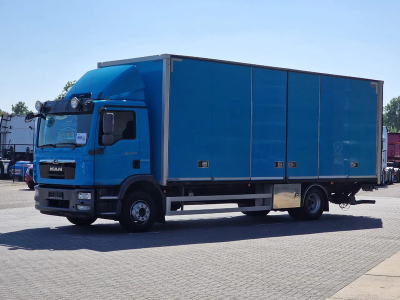 MAN TGM 15.250 4x2 - Box truck with sidedoors - Loadlift - Euro 5 - Automatic - Camera - Камион фургон: снимка 3 MAN TGM 15.250 4x2 - Box truck with sidedoors - Loadlift - Euro 5 - Automatic - Camera - Камион фургон: снимка 3