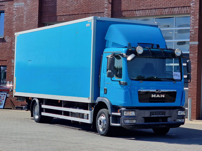 MAN TGM 15.250 4x2 - Box truck with sidedoors - Loadlift - Euro 5 - Automatic - Camera - Камион фургон: снимка 1 MAN TGM 15.250 4x2 - Box truck with sidedoors - Loadlift - Euro 5 - Automatic - Camera - Камион фургон: снимка 1