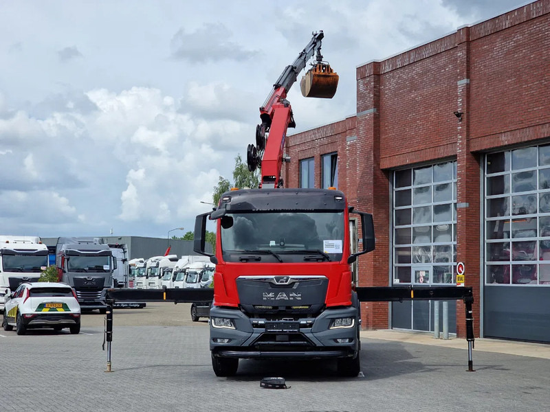 MAN TGS 26.360 6x4 Hydrodrive / Crane HMF1920K-RCS / 3 way tipper HMF / Low KM 110.700! - Камион с кран: снимка 2 MAN TGS 26.360 6x4 Hydrodrive / Crane HMF1920K-RCS / 3 way tipper HMF / Low KM 110.700! - Камион с кран: снимка 2