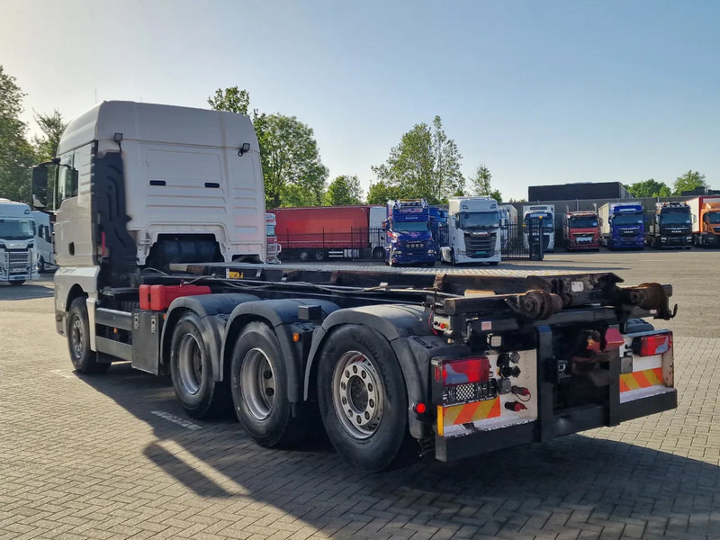 MAN TGX 32.560 8x4*4 - Cable system - Retarder - Euro 6 - Steering axle - - Камион с кабелна система: снимка 5 MAN TGX 32.560 8x4*4 - Cable system - Retarder - Euro 6 - Steering axle - - Камион с кабелна система: снимка 5