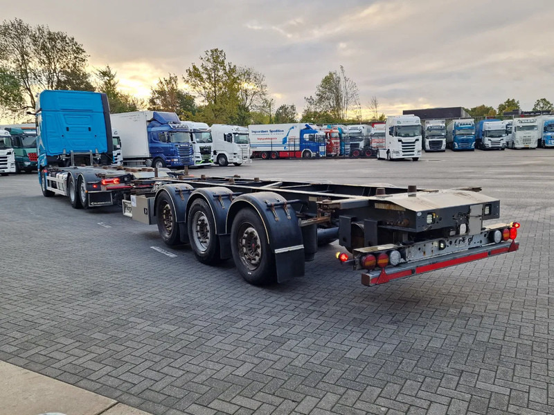 Mercedes-Benz Actros 2553 6x2 - BDF - Retarder - 4.90 WB - Full air + Fliegl trailer 2017 - Контейнеровоз/ Сменна каросерия камион: снимка 5 Mercedes-Benz Actros 2553 6x2 - BDF - Retarder - 4.90 WB - Full air + Fliegl trailer 2017 - Контейнеровоз/ Сменна каросерия камион: снимка 5