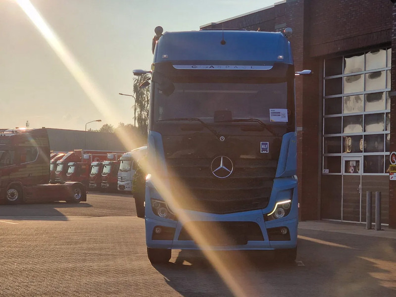 Mercedes-Benz Actros 2553 6x2 - BDF - Retarder - 4.90 WB - Loadlift - Full air - Контейнеровоз/ Сменна каросерия камион: снимка 2 Mercedes-Benz Actros 2553 6x2 - BDF - Retarder - 4.90 WB - Loadlift - Full air - Контейнеровоз/ Сменна каросерия камион: снимка 2