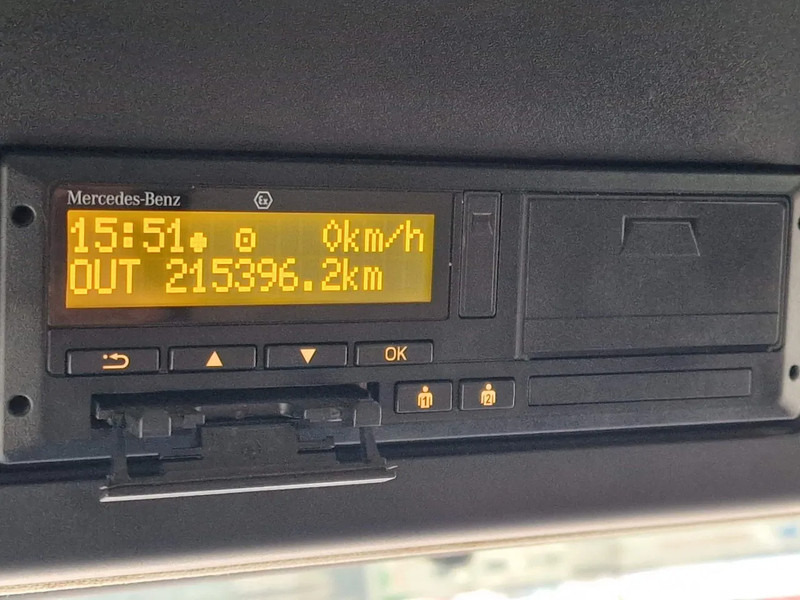 Автовоз камион Mercedes-Benz Actros 2553 6x2 - Flabad hydraulic ramps/extension - Winch - Camera - Machine mover: снимка 15 Автовоз камион Mercedes-Benz Actros 2553 6x2 - Flabad hydraulic ramps/extension - Winch - Camera - Machine mover: снимка 15