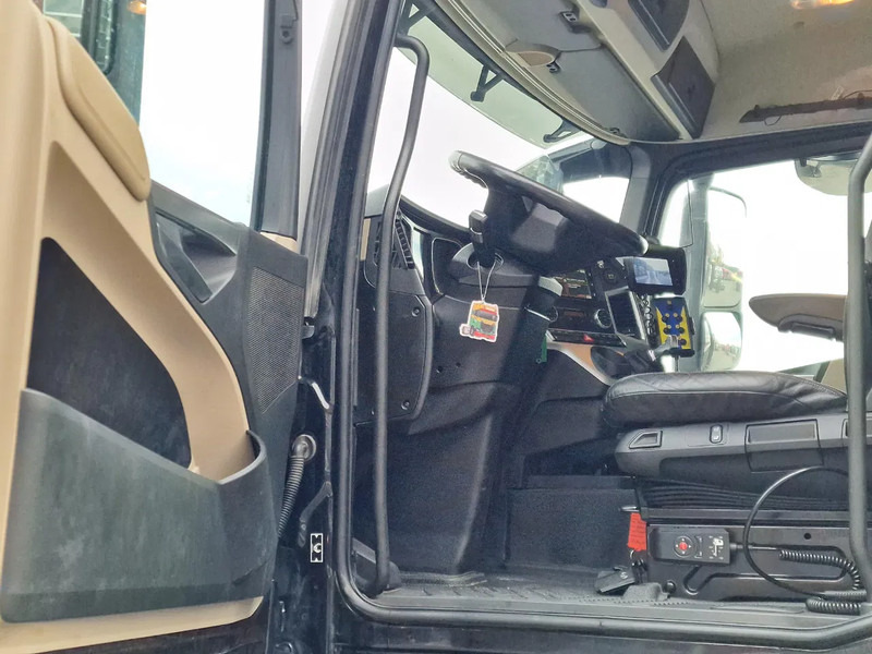 Автовоз камион Mercedes-Benz Actros 2553 6x2 - Flabad hydraulic ramps/extension - Winch - Camera - Machine mover: снимка 11 Автовоз камион Mercedes-Benz Actros 2553 6x2 - Flabad hydraulic ramps/extension - Winch - Camera - Machine mover: снимка 11